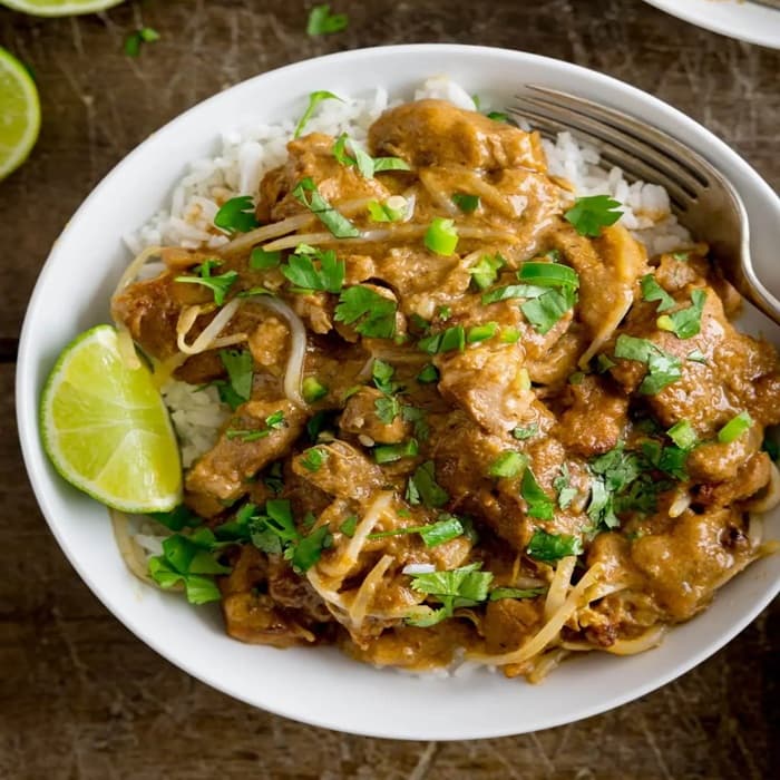 Thai pork & peanut curry